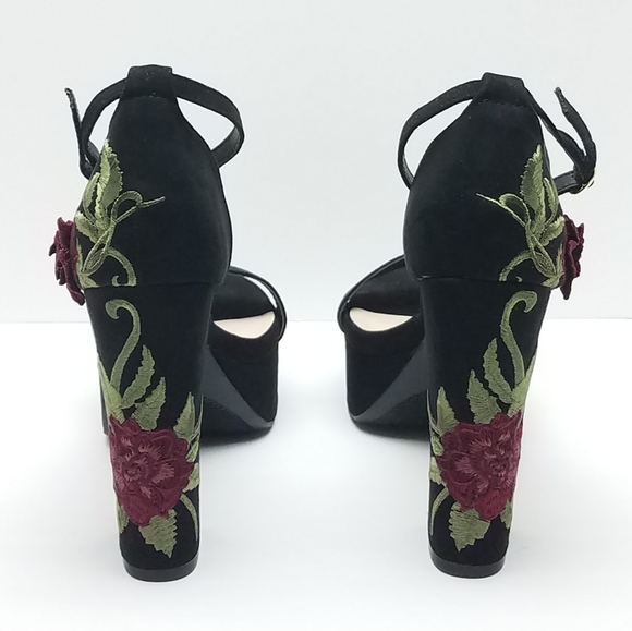 Charlotte Russe Platform Embroidered floral heels - Picture 5 of 8